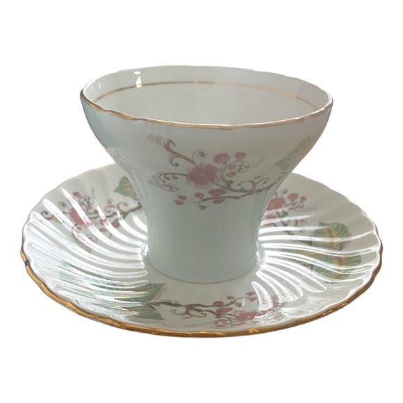 Vintage Aynsley corset style bone China teacup & saucer - Picture 2 of 13